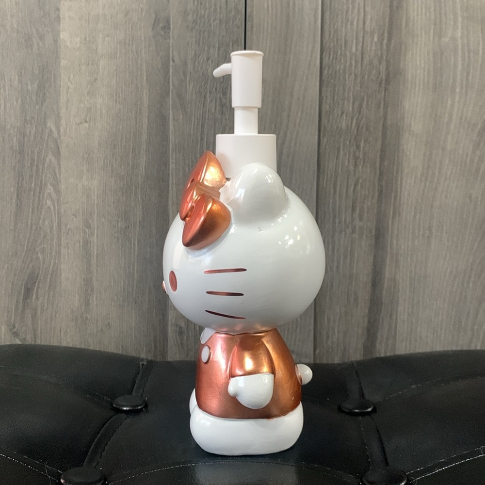 New Hello Kitty In Golden Copper Dress & Bow Lotion Soap Dispenser Pump - Picture 6 of 8